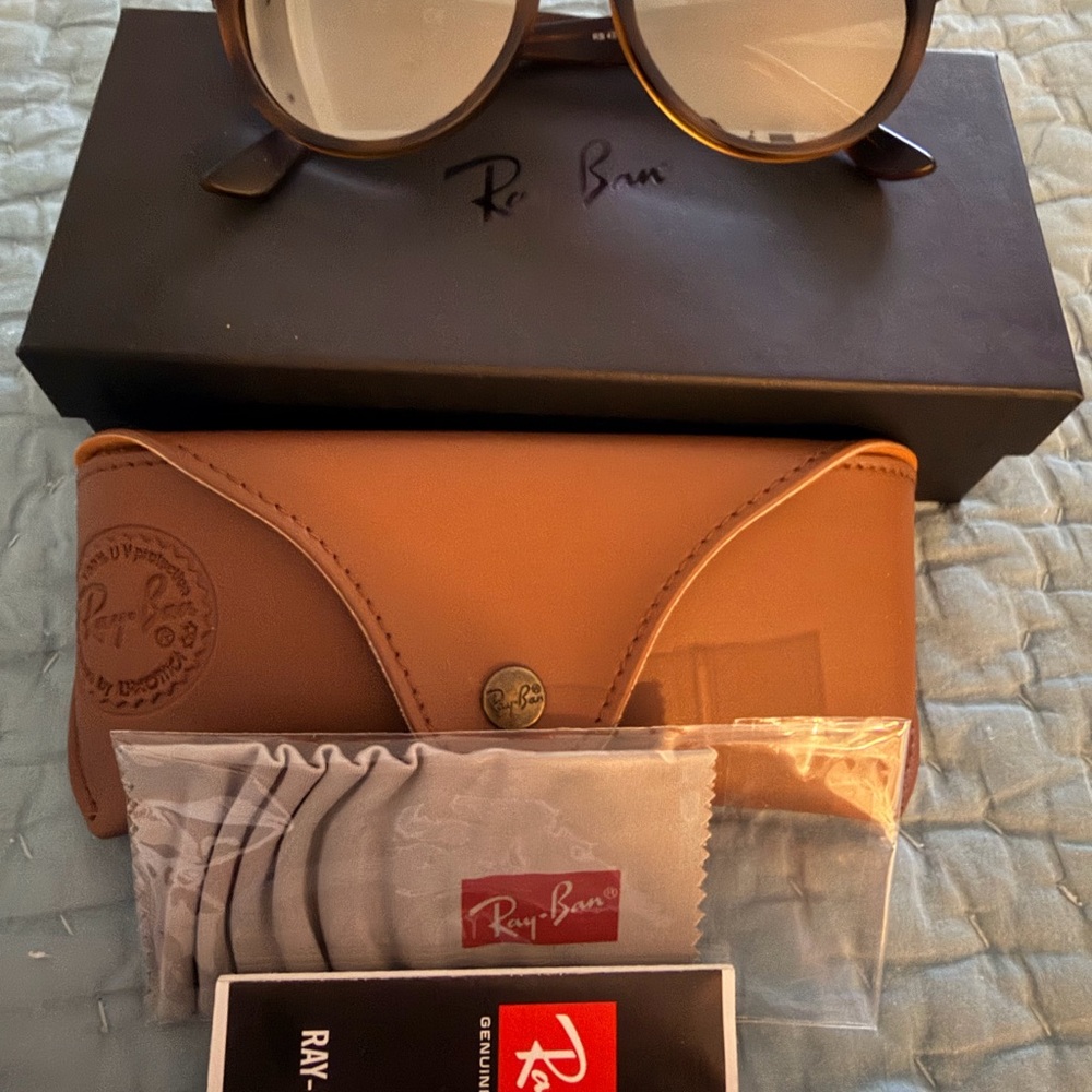 Ray-Ban Classic Brown Sunglasses - Picture 2 of 7